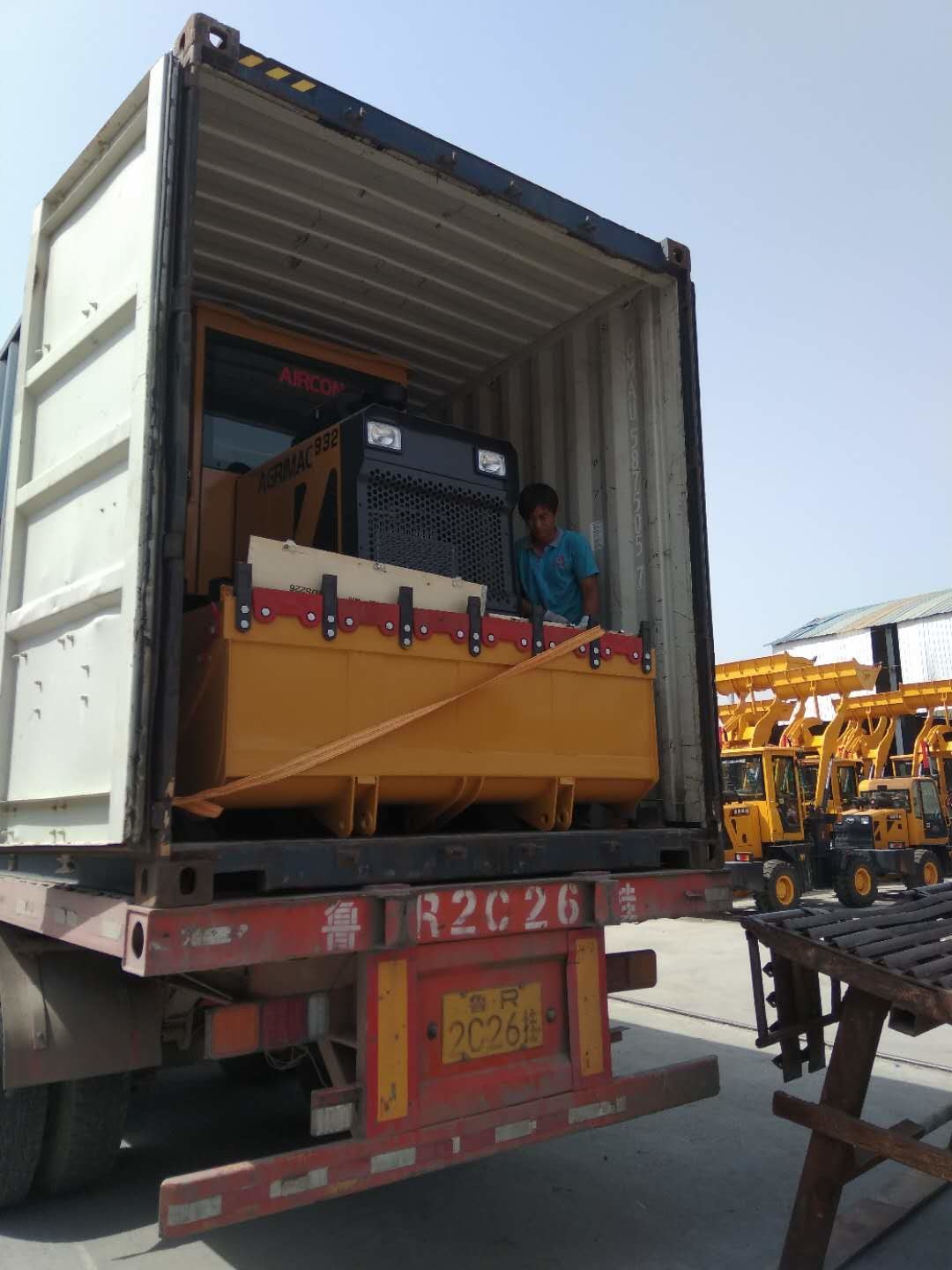 Latest company case about 5 sets MC926 930 36 940 Compact Wheel Loaders Delivered To Indonesia