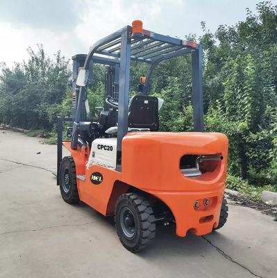 Warehouse Forklift 4 Wheel Drive , FD20 Small Diesel Forklift 19km / Hour