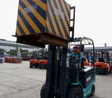 2000KG Load Capacity, 2 Mast Stage, 3000mm Lifting Height, 48V/600Ah Battery