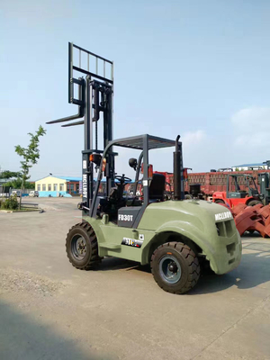Rear Tire 12-16.5-10PR Intuitive controls Rough terrain Forklift Truck Maximum Permissible Gradient 15 ° Powerful