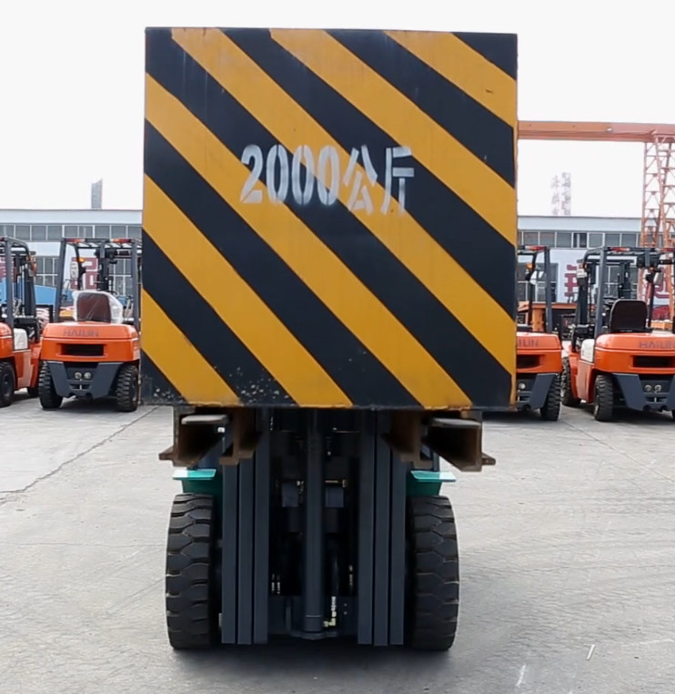 Agile Three And Four Wheel Electric Powered FE20 2000KG Forklift With 11kw Lifting Motor Power