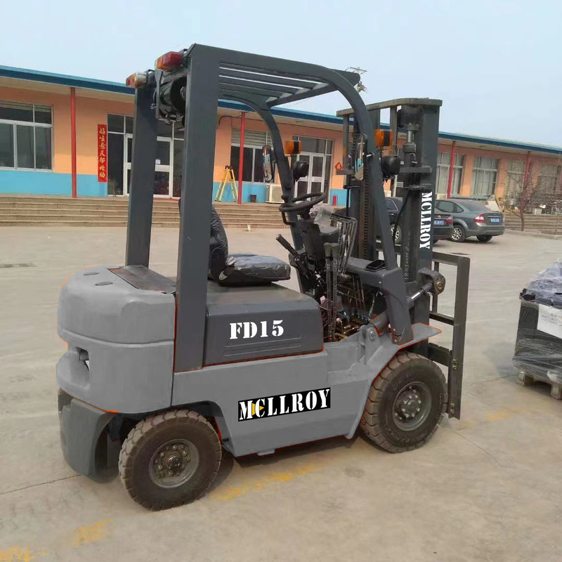 32KW Engine Counterweight Forklift FD15 Air / Solid Tire Type