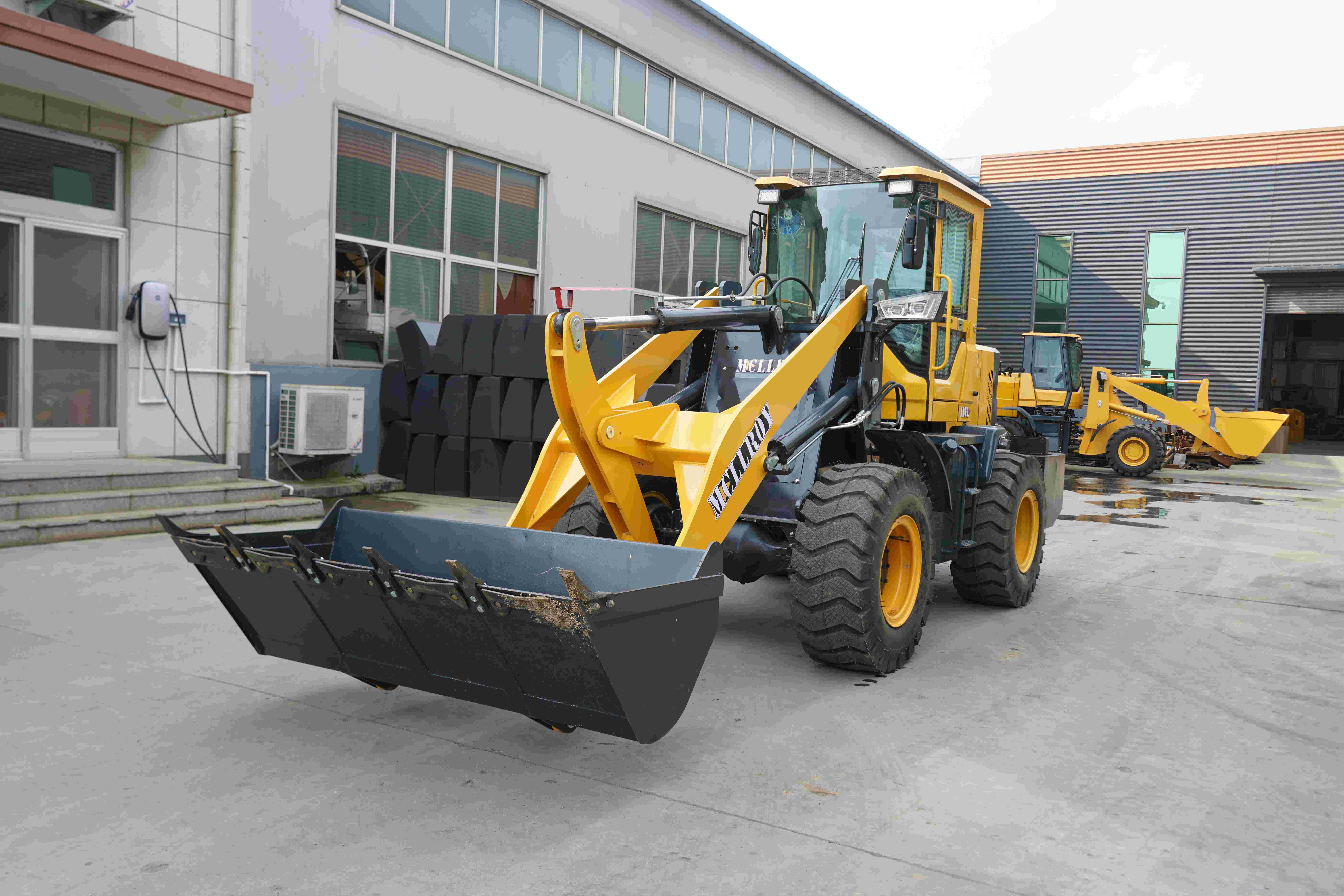Construction Front Wheel Loader For Transporting 2700mm Axle Base 2400RPM