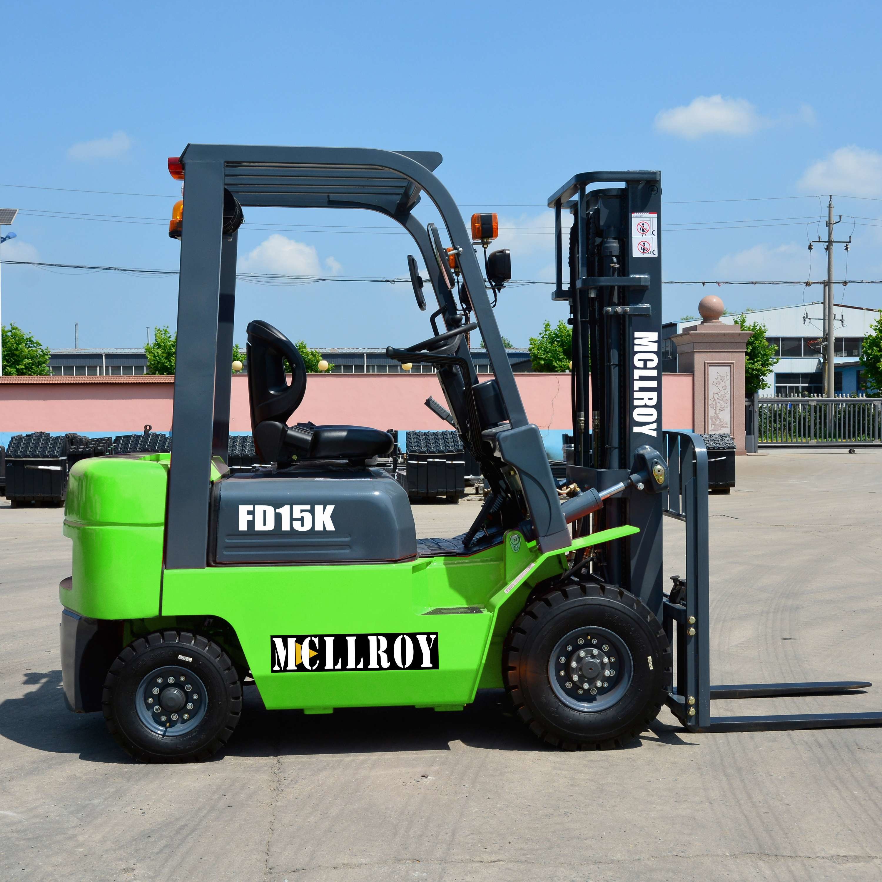 Compact Diesel Counterweight Forklift FD15 32KW Comfortable Operation Easy Maintenance