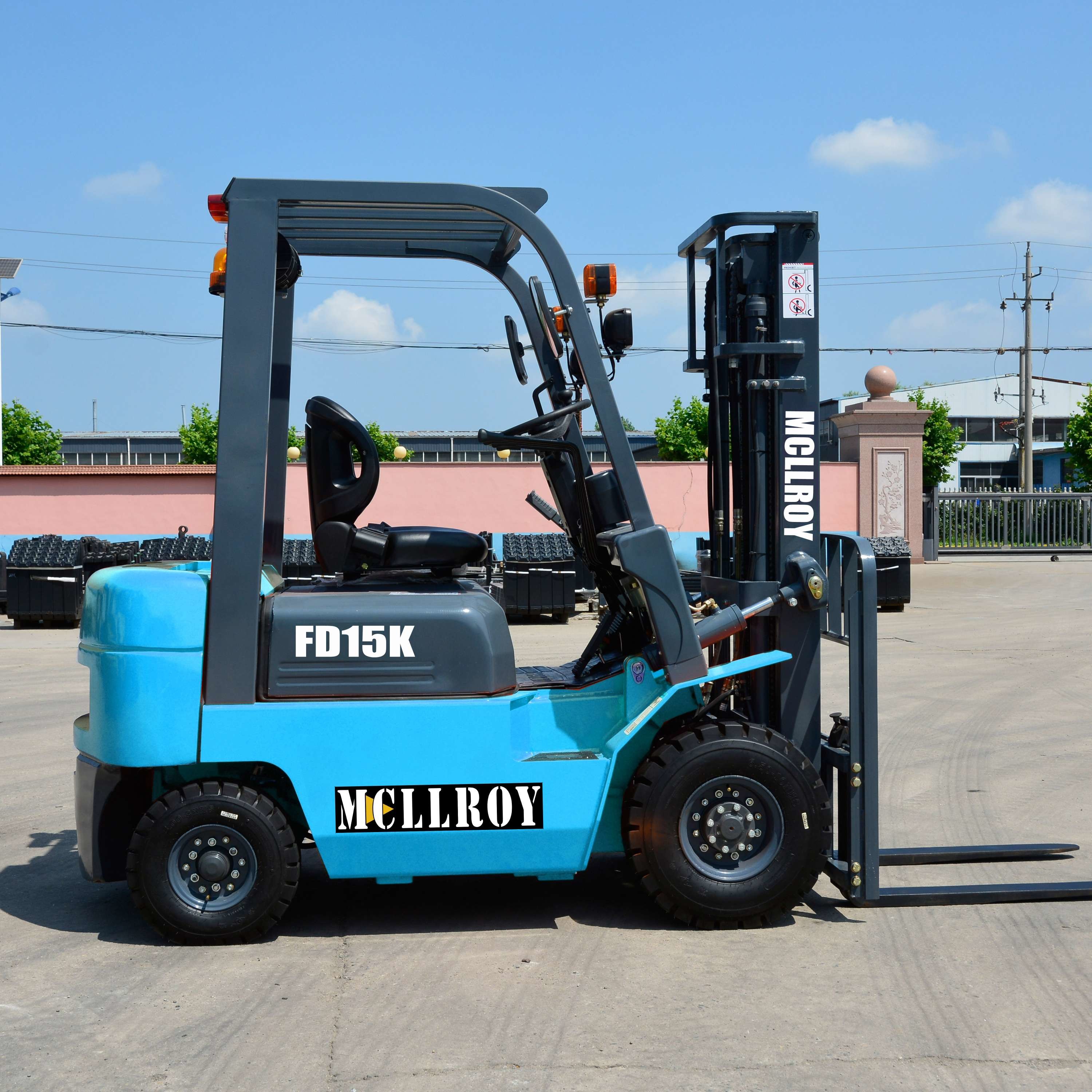 12.3KN Traction Force Diesel Powered Forklift FD15 With 12V 80Ah Battery