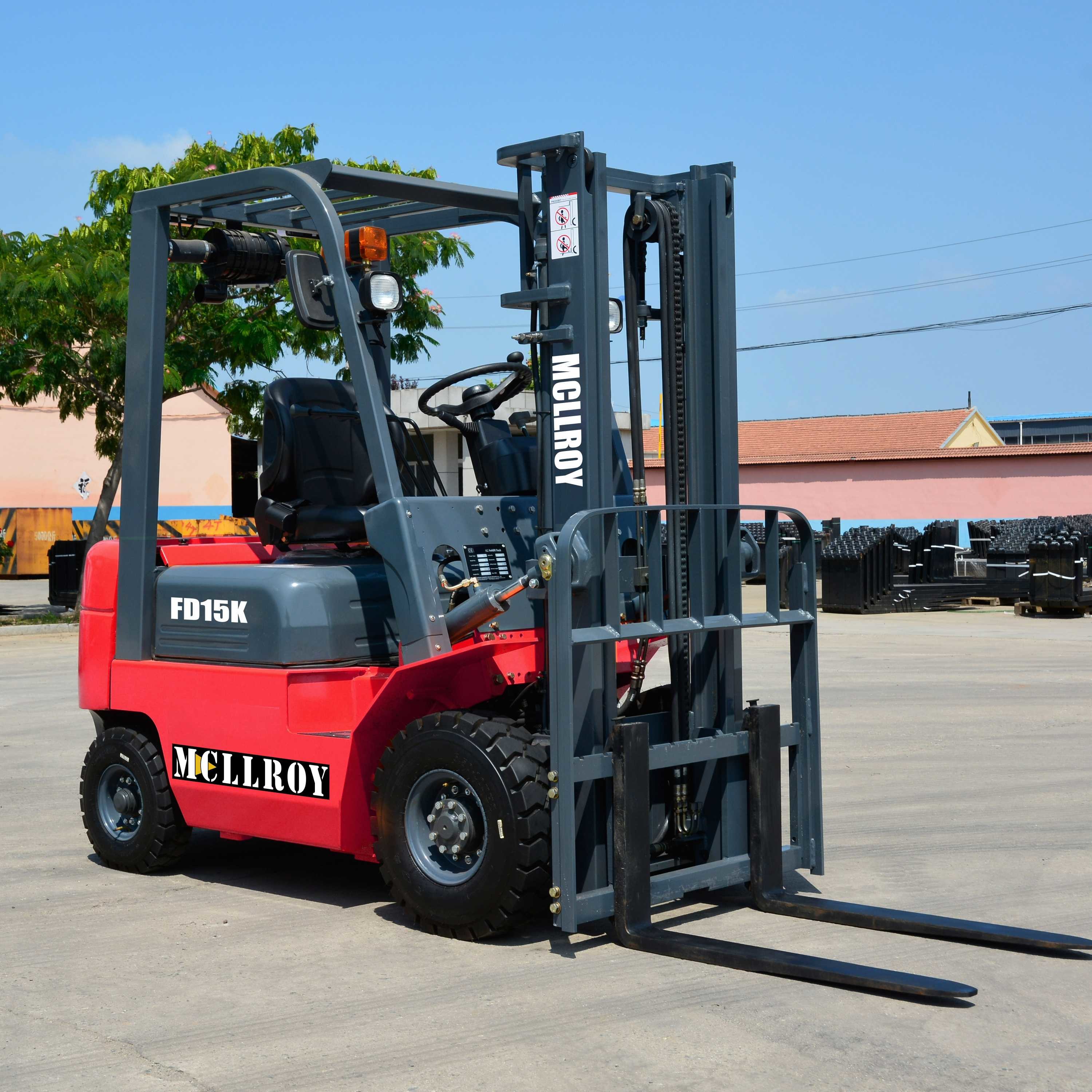 32KW Engine Counterweight Forklift FD15 Air / Solid Tire Type
