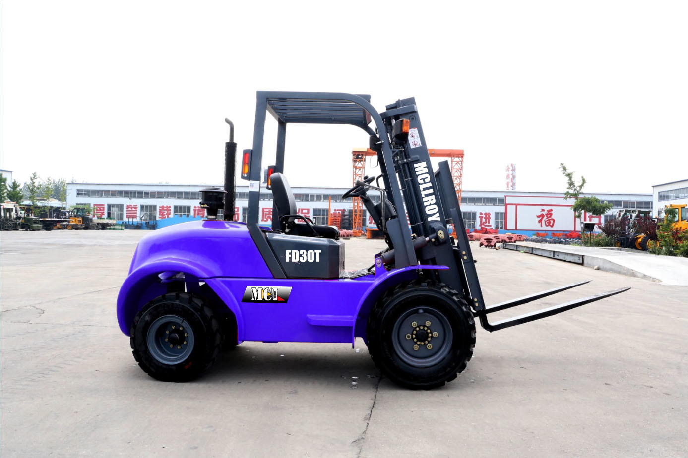 Heavy-Duty Diesel Four-Wheel Drive Forklift Truck Tire Type Air / Solid