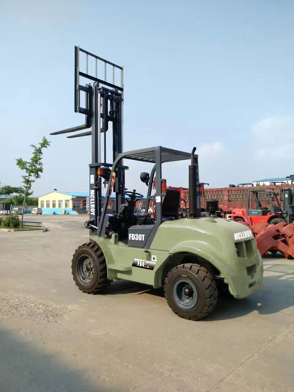 Rear Tire 12-16.5-10PR Intuitive controls Rough terrain Forklift Truck Maximum Permissible Gradient 15 ° Powerful